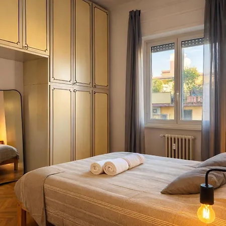 3 Bedrooms Separate 1 Min Walk From Brera, 15 Min Duomo Μιλάνο