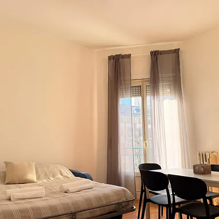 3 Bedrooms Separate 1 Min Walk From Brera, 15 Min Duomo Διαμέρισμα *