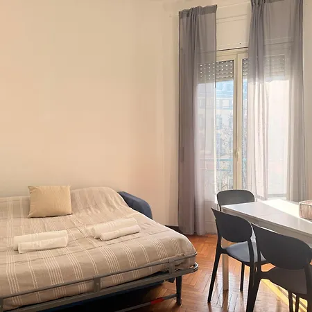 3 Bedrooms Separate 1 Min Walk From Brera, 15 Min Duomo Διαμέρισμα