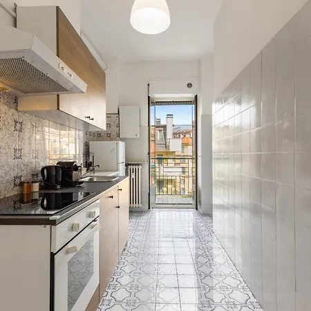 3 Bedrooms Separate 1 Min Walk From Brera, 15 Min Duomo Διαμέρισμα