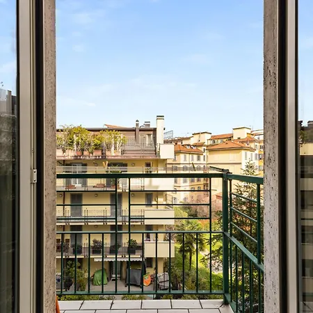 3 Bedrooms Separate 1 Min Walk From Brera, 15 Min Duomo Διαμέρισμα